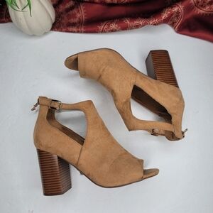 Parker & Sky Booties Tan Size 7.5